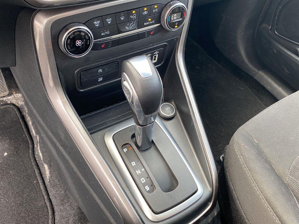 Used 2022 Moondust Silver Ford SE image 16
