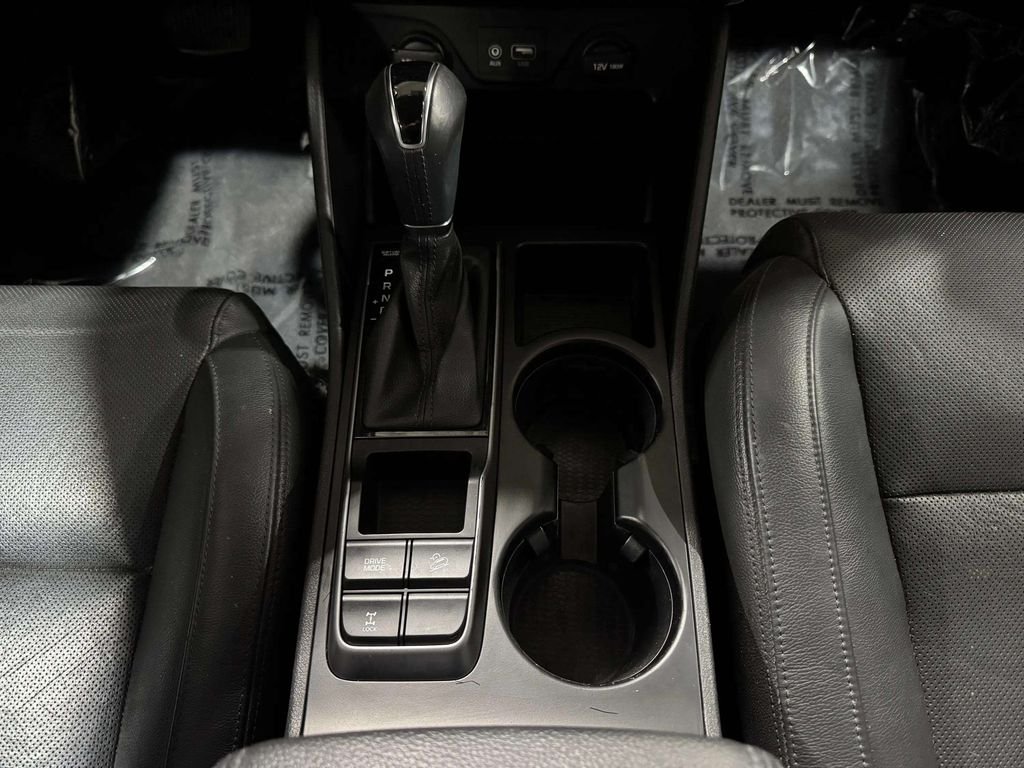 Used 2016 Coliseum Gray Hyundai Limited image 18