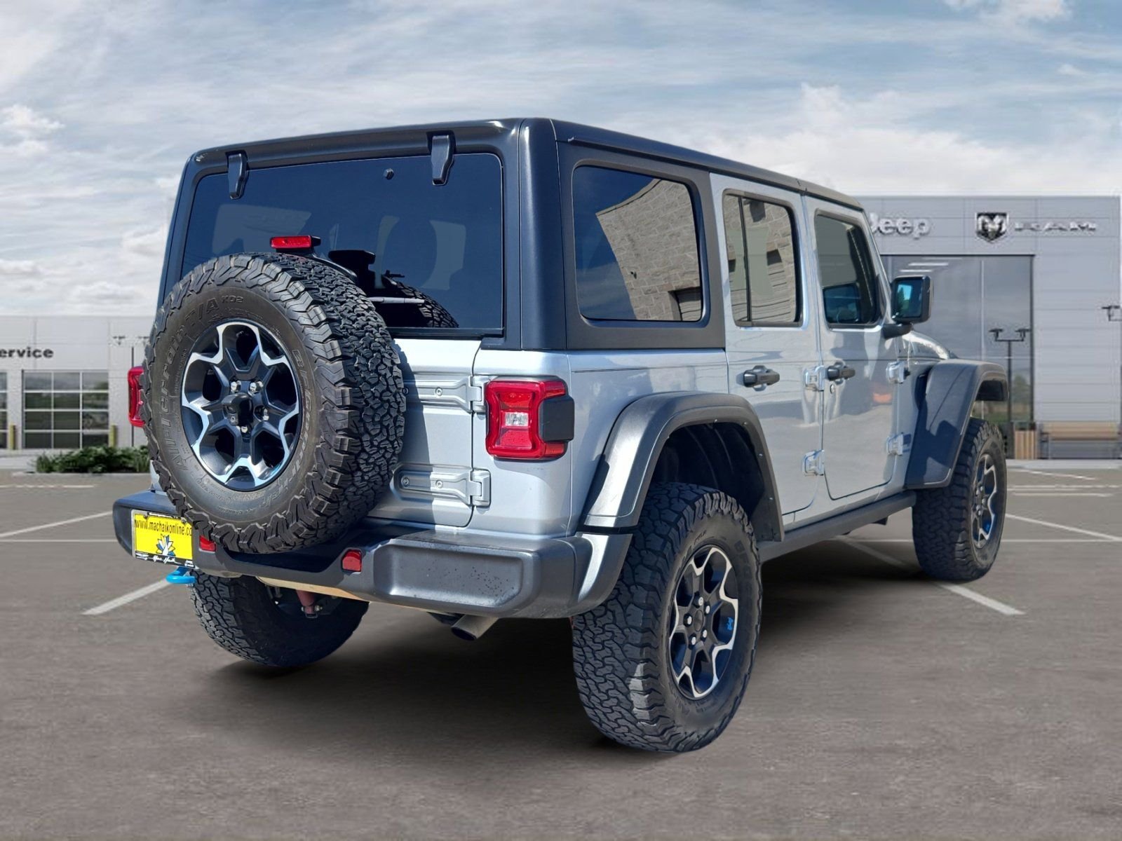 Used 2023 Silver Jeep Rubicon 4xe image 5