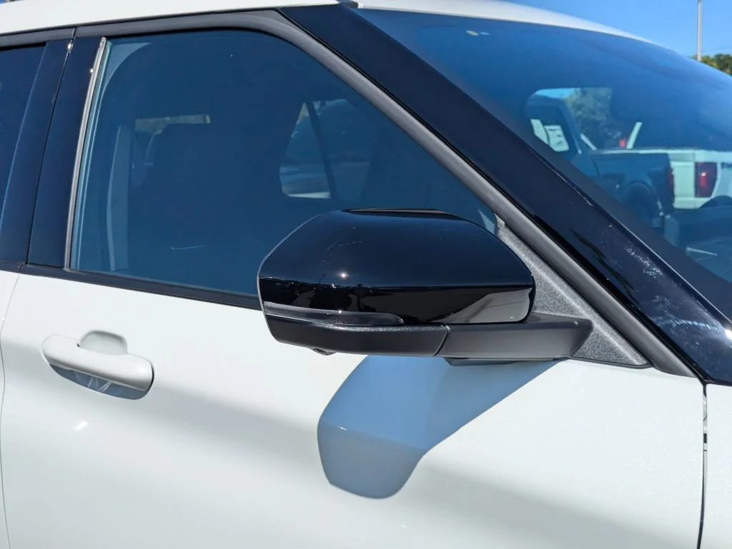 New 2026 Star White Metallic Tri-Coat Ford Platinum image 12