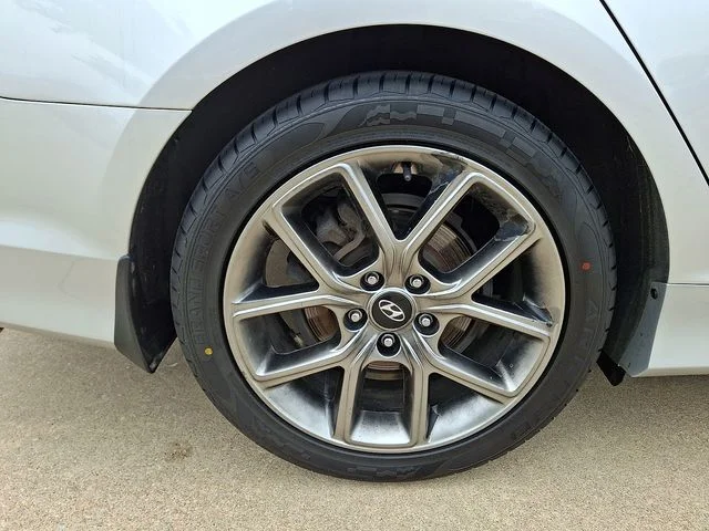 Used 2018 Silver Hyundai Limited 2.0T+ image 28