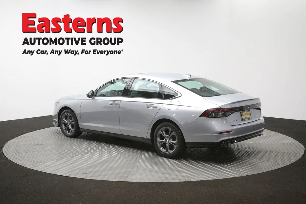 Used 2025 Silver Honda EX-L image 59