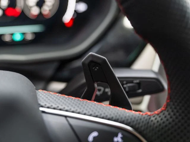 Used 2025 Black Lamborghini SE image 22
