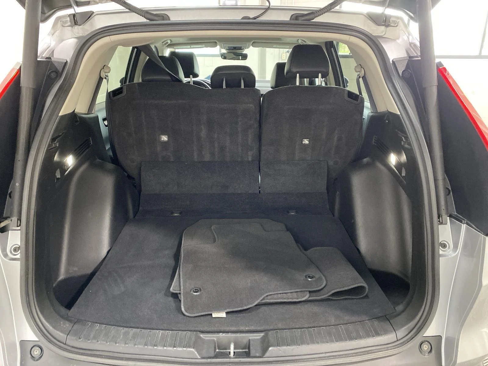 Used 2023 Lunar Silver Metallic Honda EX-L image 17