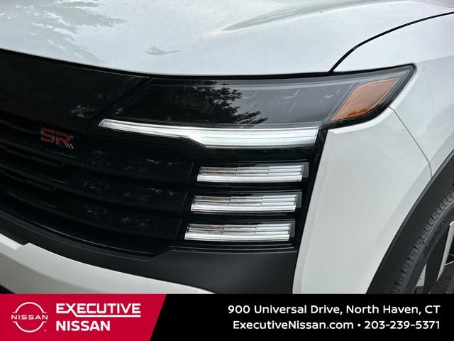 Used 2025 White Nissan SR image 7