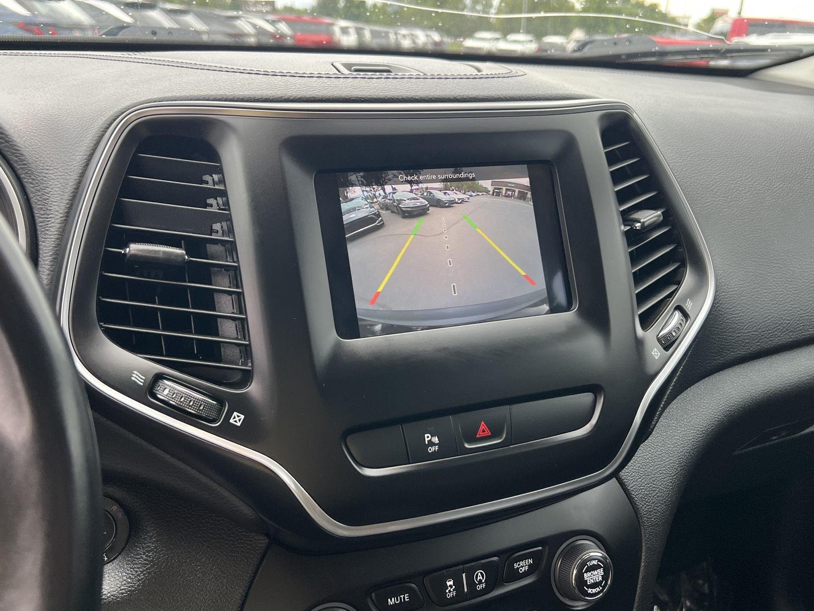 Used 2019 Diamond Black Crystal Pearlcoat Jeep Latitude Plus image 36