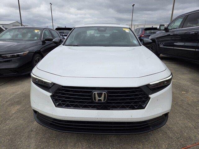 Used 2026 Platinum White Pearl Honda Sport image 2