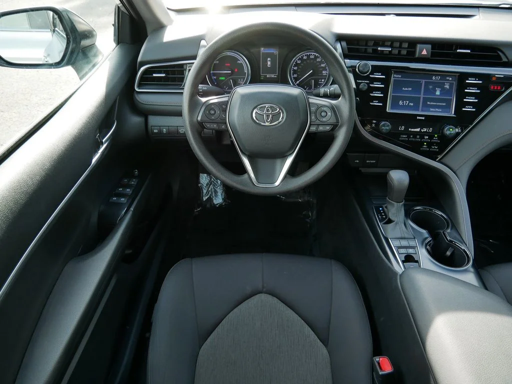 Used 2020 Silver Toyota LE image 12