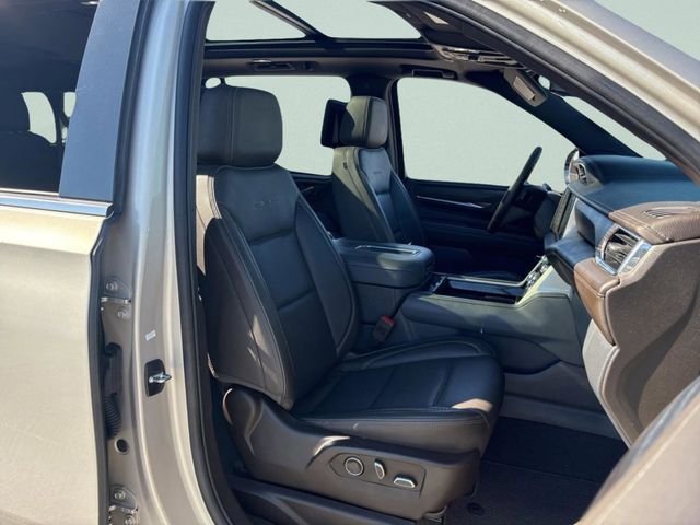 Used 2023 Beige GMC Denali image 39