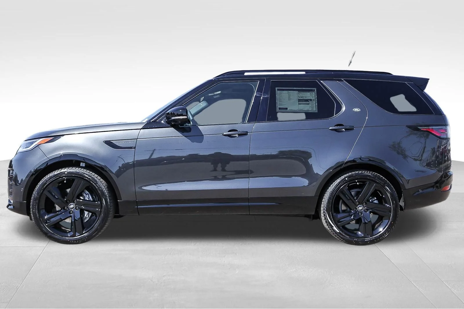 New 2026 Carpathian Grey Land Rover Dynamic SE image 8