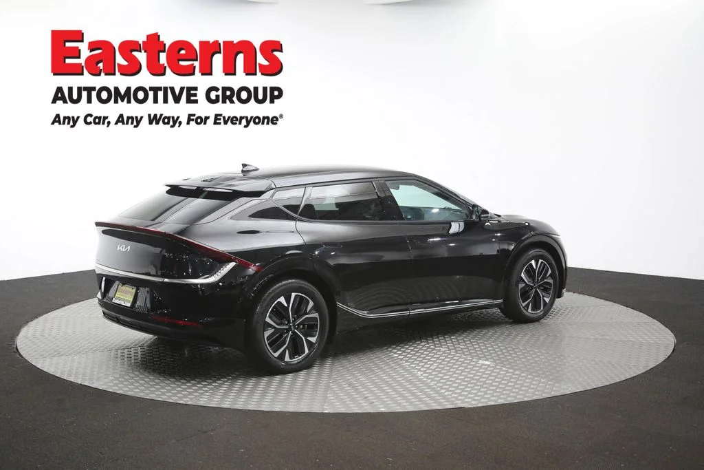 Used 2023 Black Kia Wind image 43