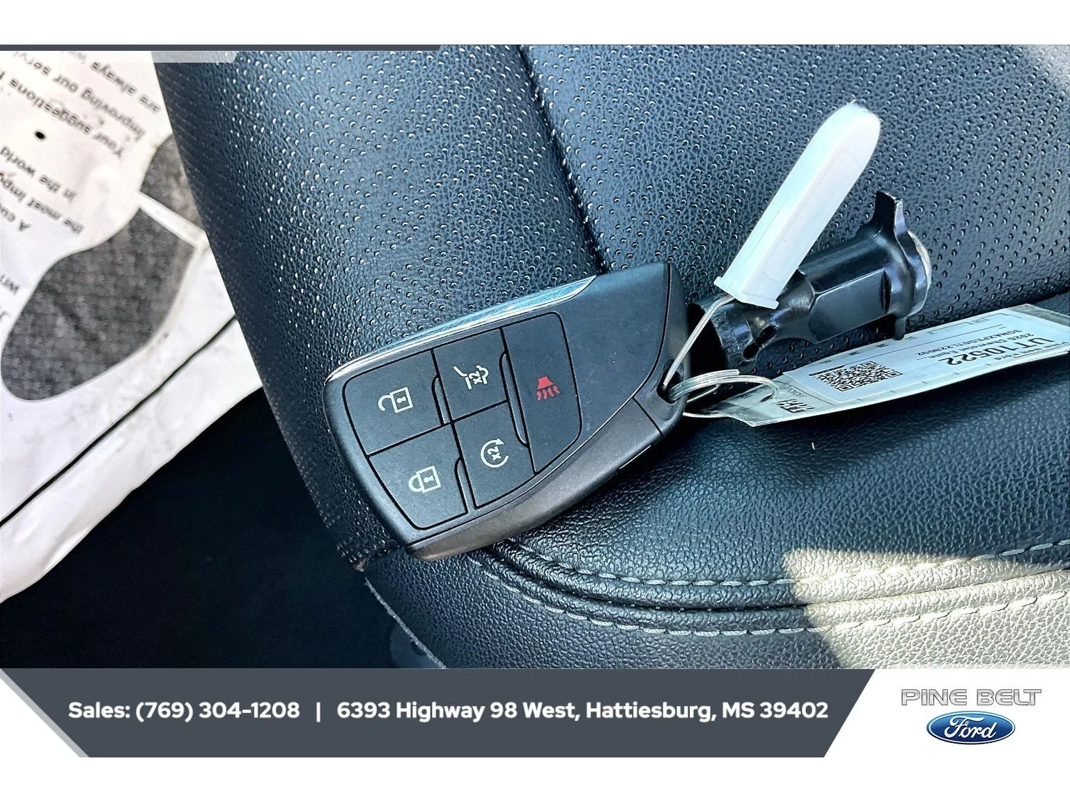 Used 2026 Mosaic Black Metallic Chevrolet AWD LT image 9