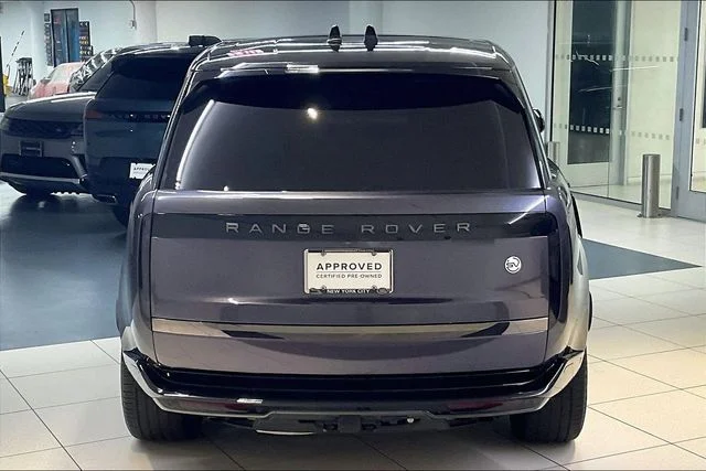 Used 2024 Gray Land Rover SV image 3