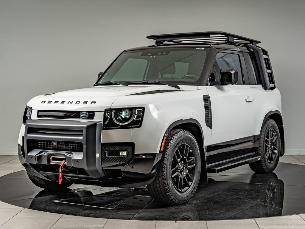 Used 2023 Fuji White Land Rover X-Dynamic SE image 1