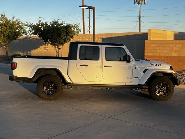 2021 Jeep Gladiator Willys photo 2