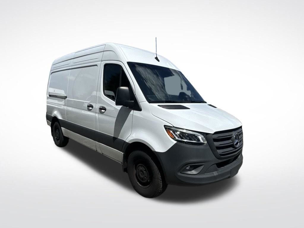 Used 2025 White Mercedes-Benz Cargo 144 WB image 7