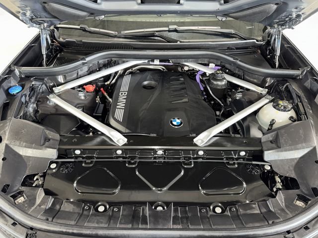 Used 2024 Skyscraper Grey Metallic BMW xDrive40i image 35