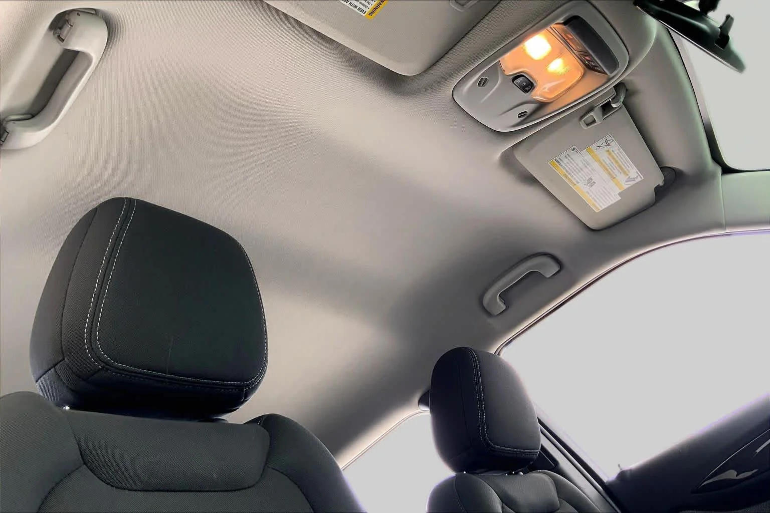 Used 2025 Summit White Chevrolet LT image 14