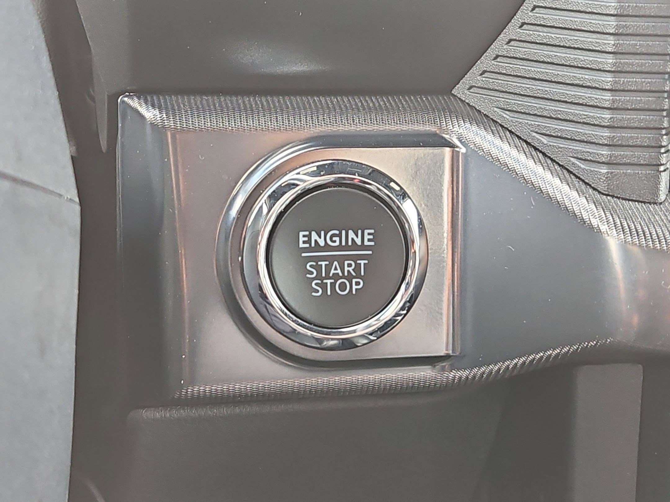 Used 2025 Oxford White Ford Raptor image 18