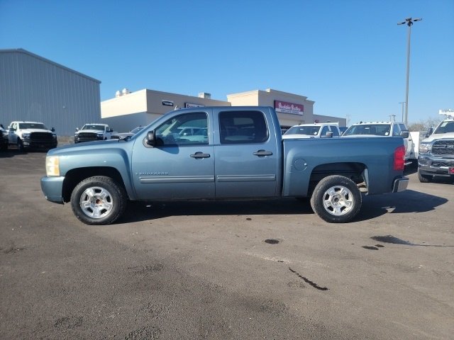 2009 Chevrolet Silverado 1500 LT photo 2