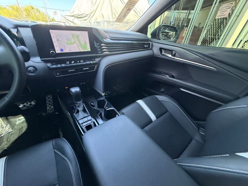 Used 2025  Toyota SE image 15