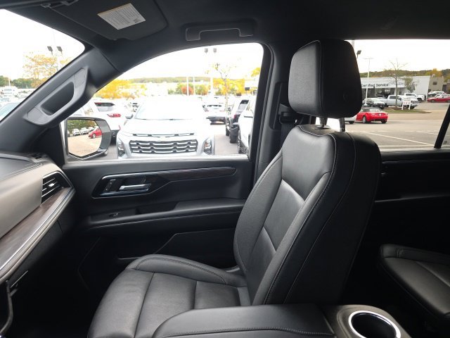 Used 2025 White Chevrolet LT image 26