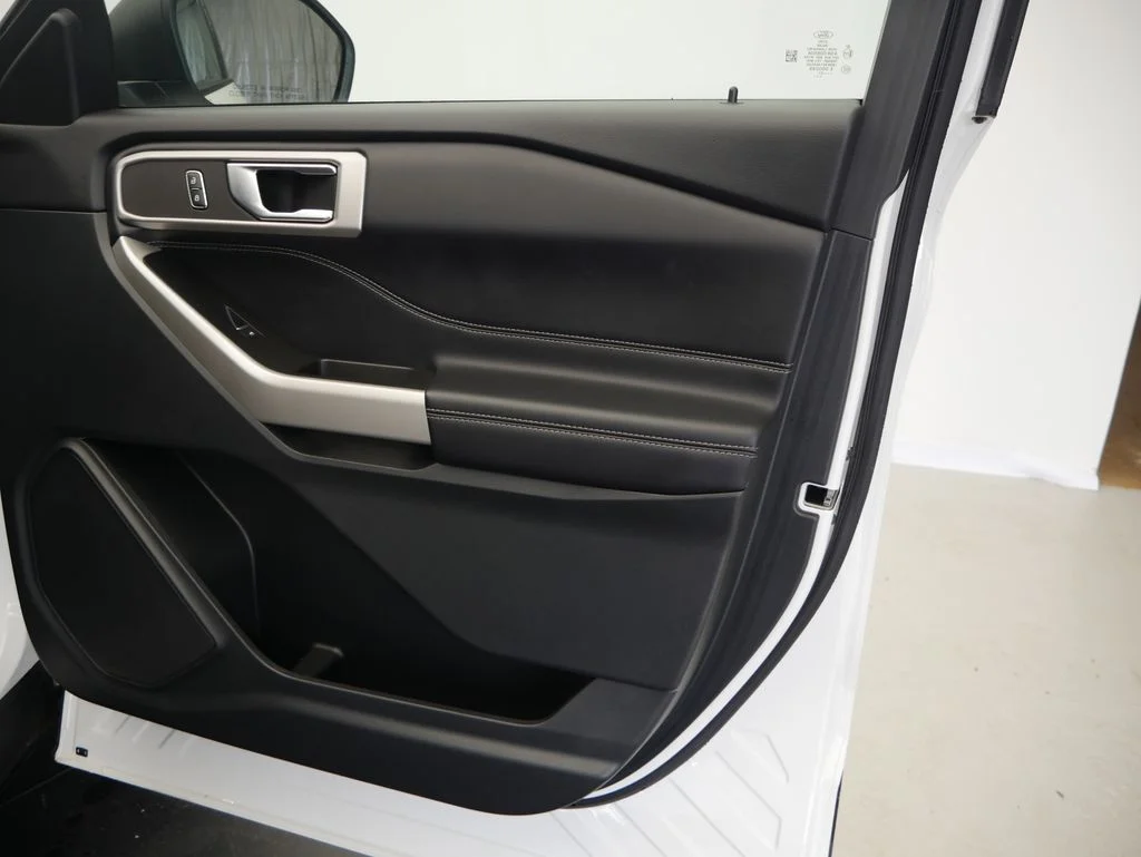 Used 2021 White Metallic Ford XLT image 23