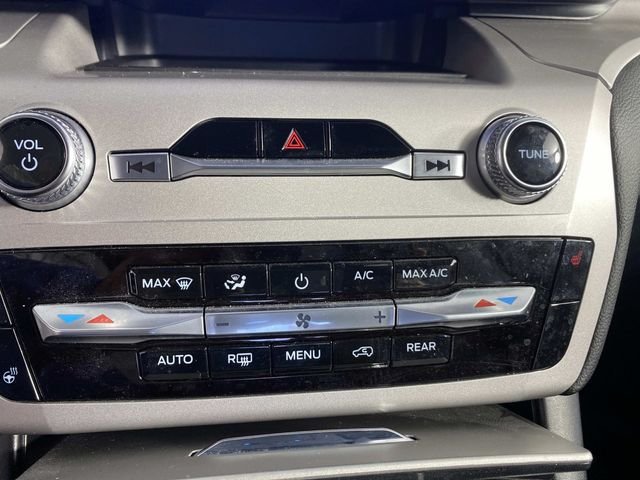 Used 2023 Black Ford XLT image 23