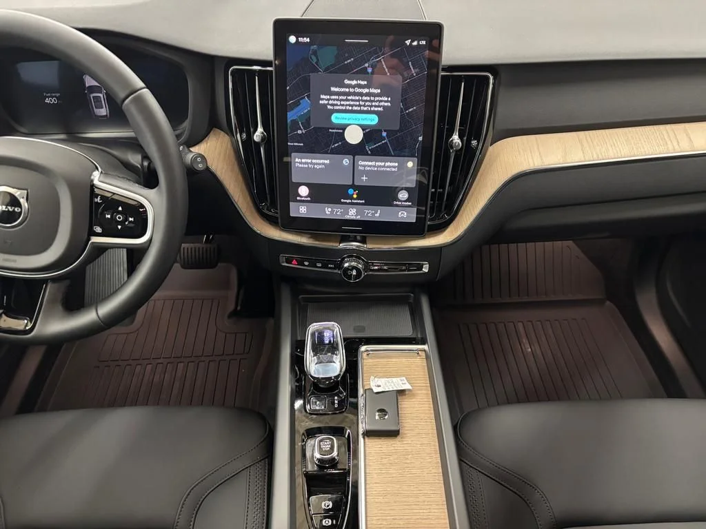 2026 Volvo XC60 Plus - Photo 18