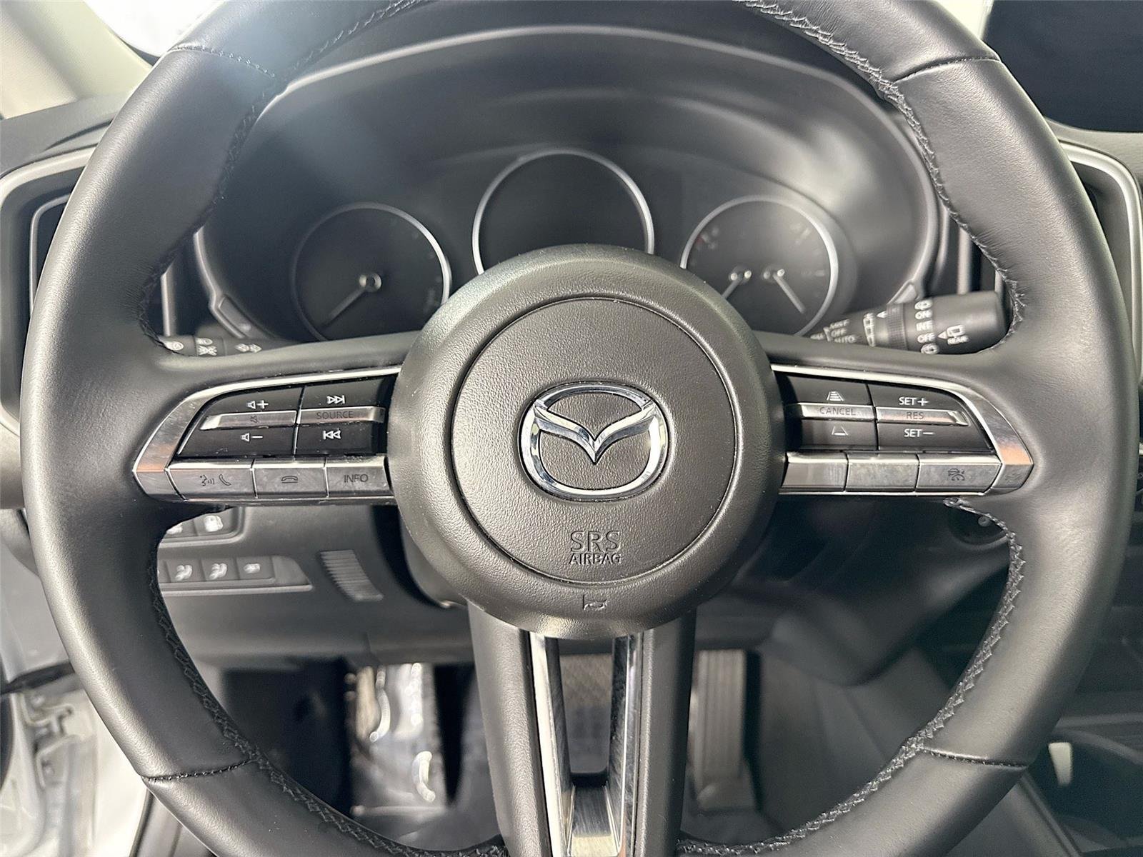 Certified Used 2025 Wind Chill Pearl Mazda Premium Package image 17