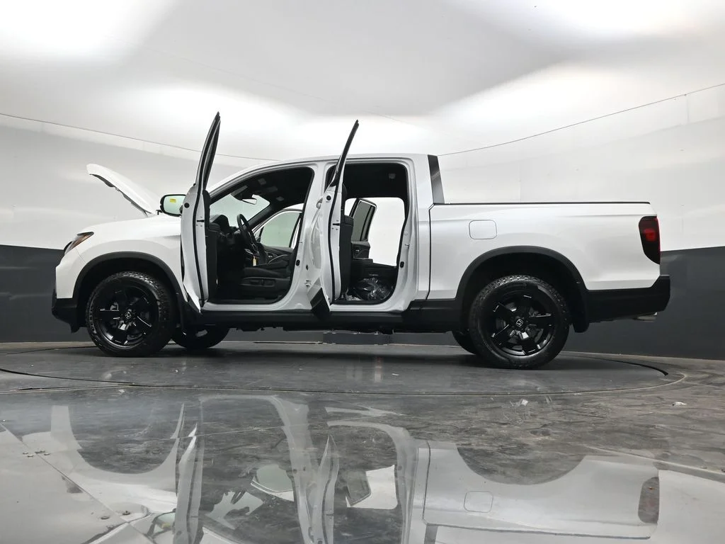 New 2026 Platinum White Pearl Honda Black Edition image 39