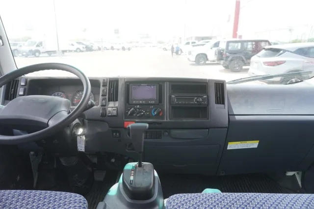 Used 2024 Arc White Chevrolet 1WT image 20