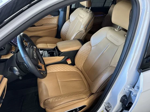 Used 2024 White Jeep Summit image 12