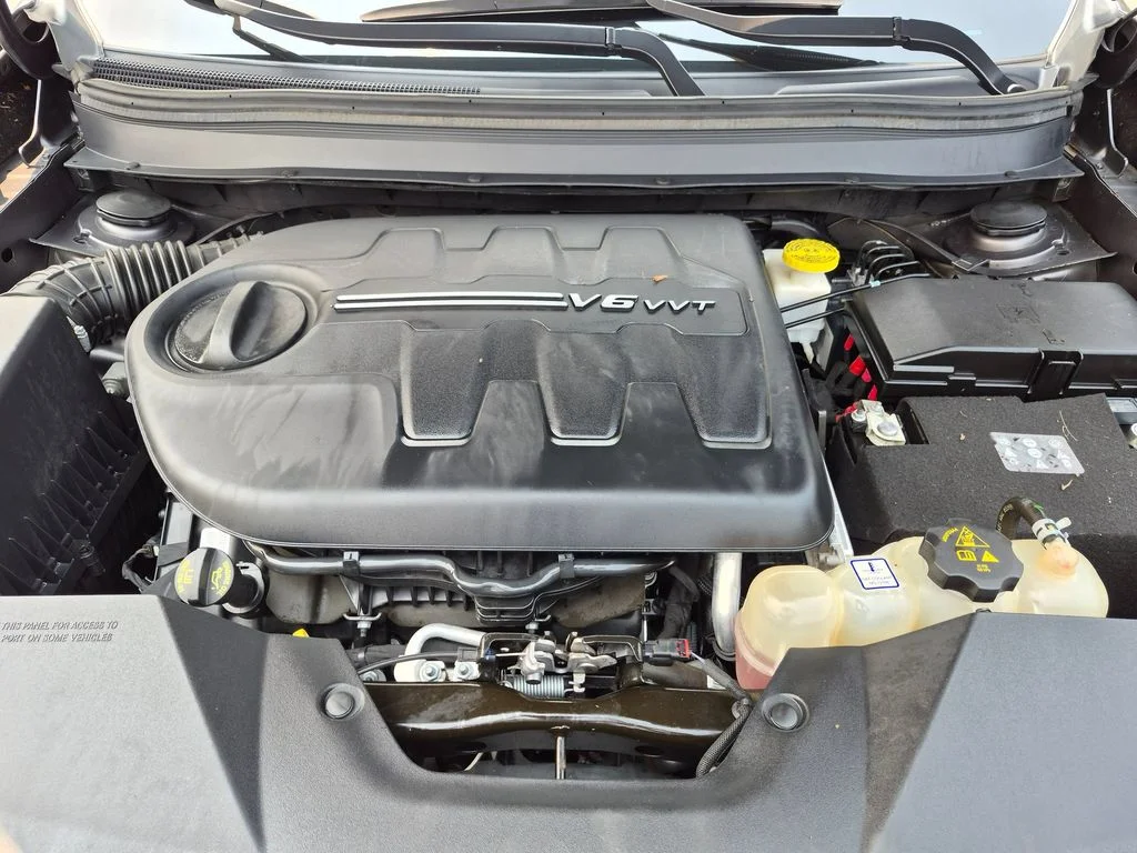 Used 2021 Gray Jeep Limited image 28