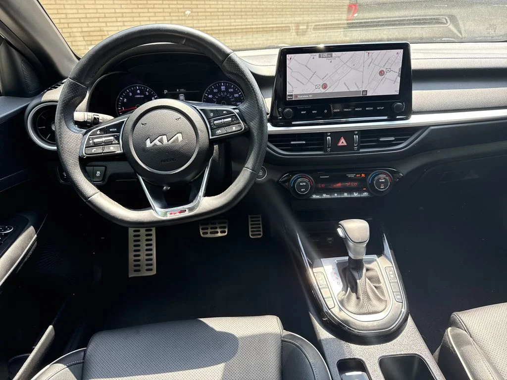 Used 2022 Snow White Pearl Kia GT-Line image 12