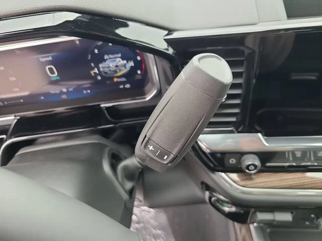 New 2026 Summit White Chevrolet LT image 28