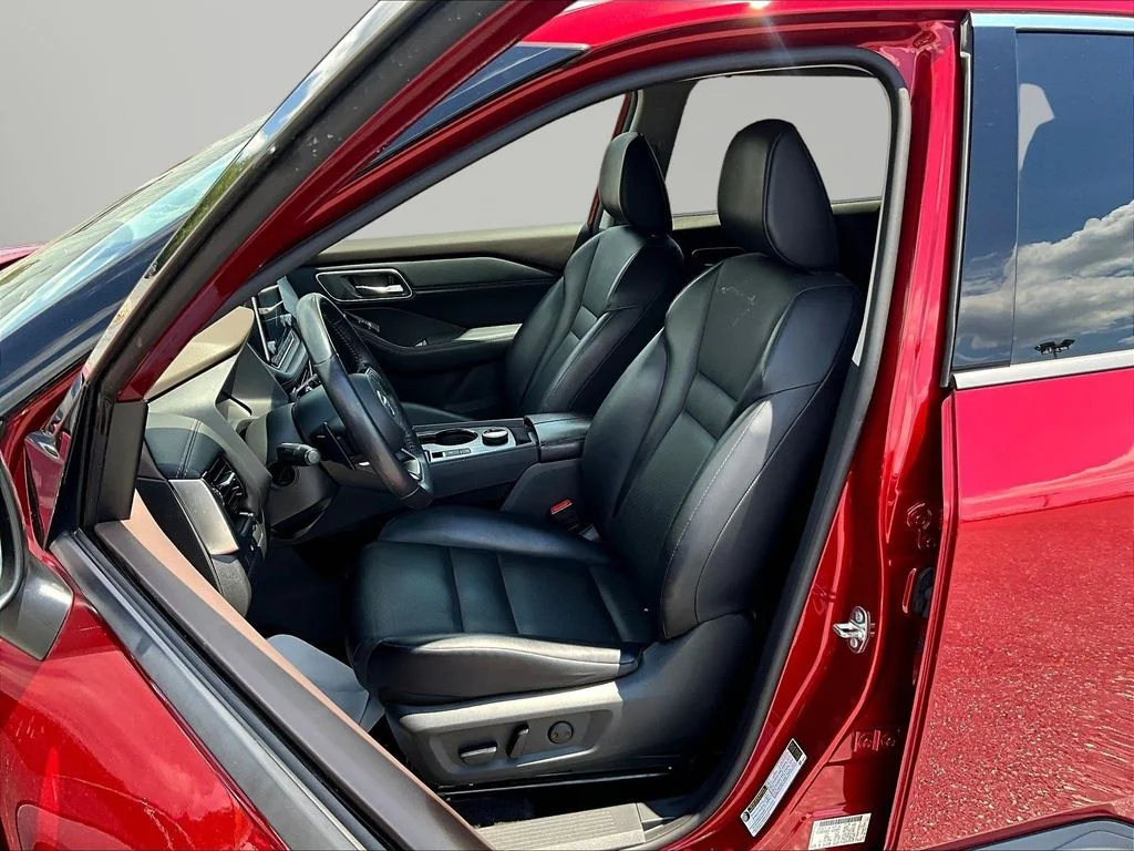 Used 2021 Red Nissan SV image 21