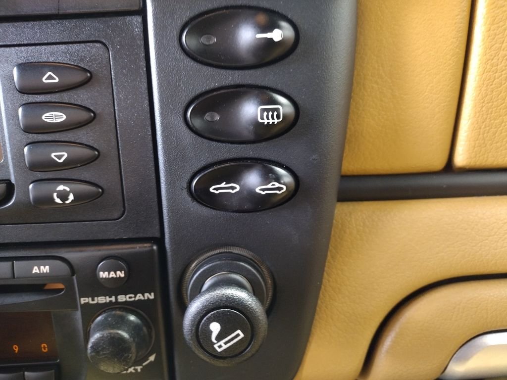 Used 2004  Porsche Base image 25