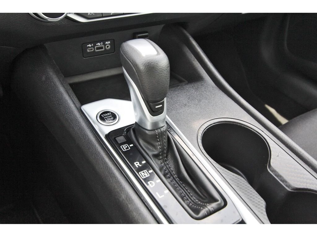 Used 2025 White Nissan 2.5 SV image 28