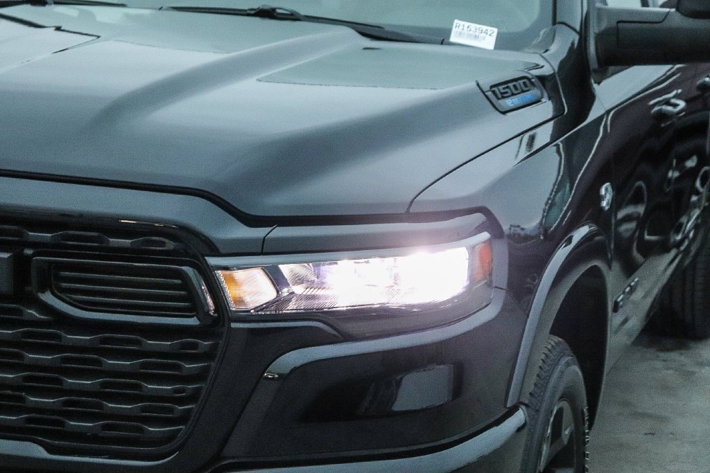 New 2026 Diamond Black Crystal Pearlcoat Ram Big Horn/Lone Star image 5