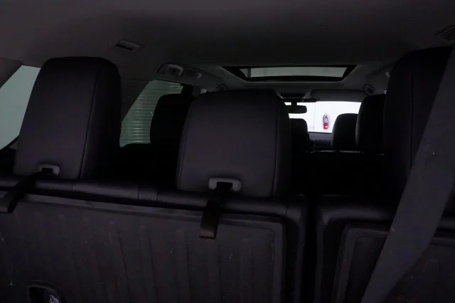 Used 2022 BLACK Nissan Platinum image 8
