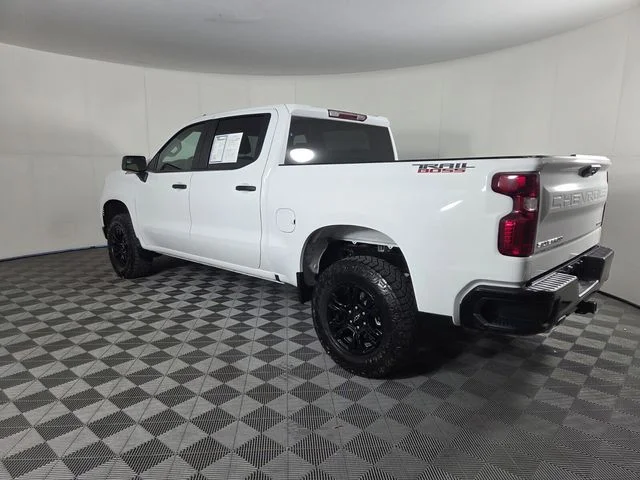 Used 2026 Summit White Chevrolet Custom Trail Boss image 9