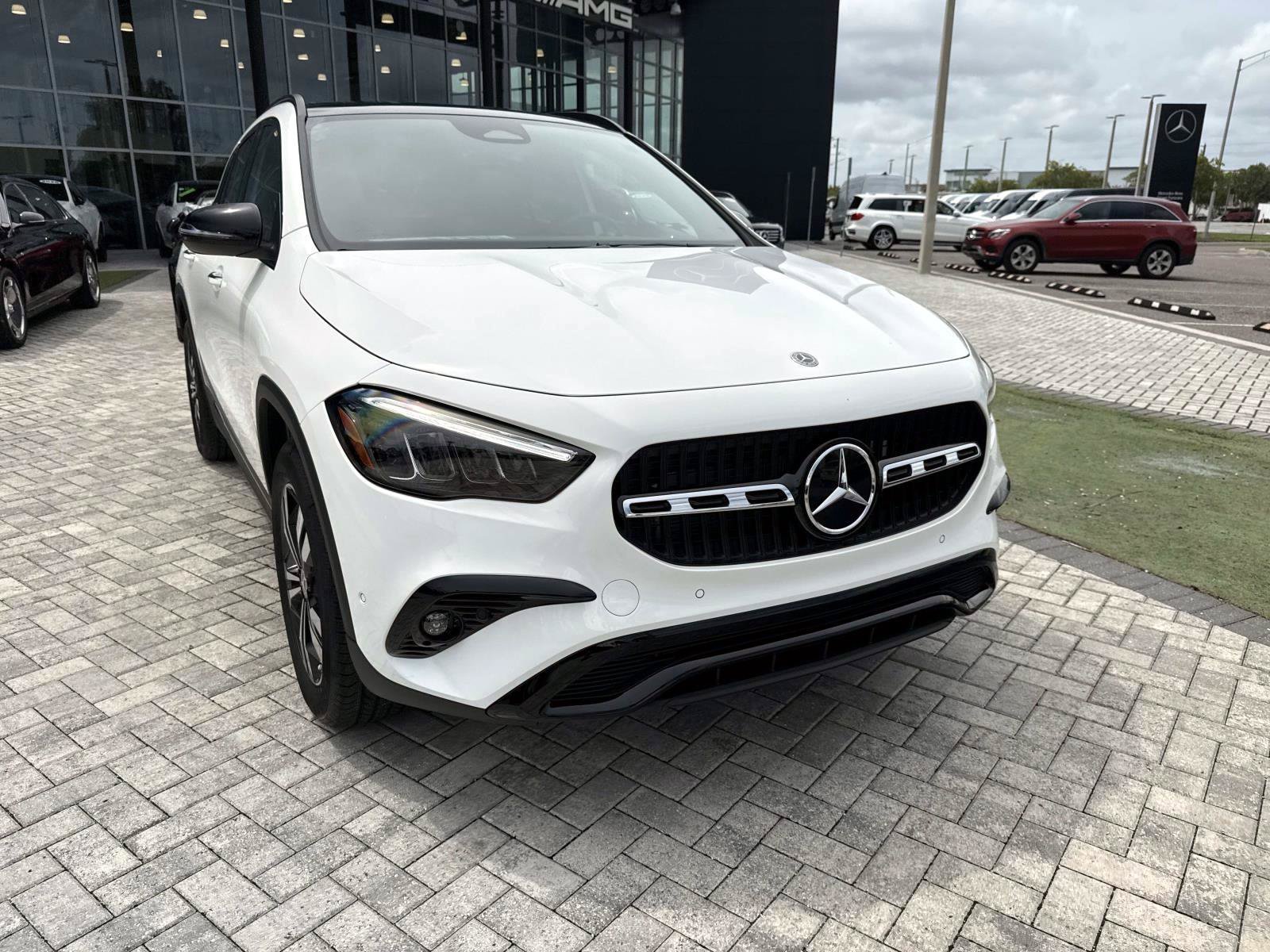 New 2026 Polar White Mercedes-Benz 250 SUV image 8