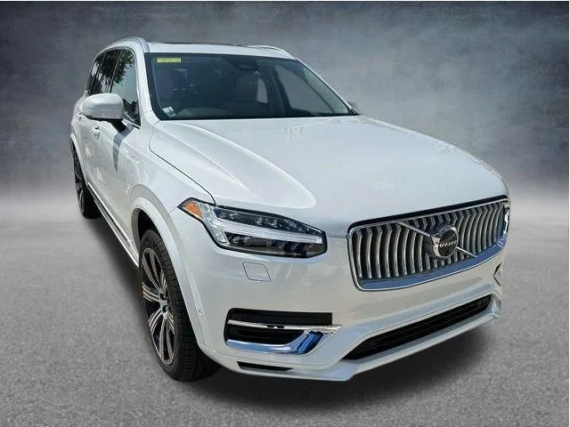 New 2025 White Volvo T8 Plus image 2
