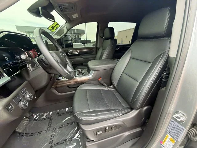 Used 2025 Gray Chevrolet LT image 11