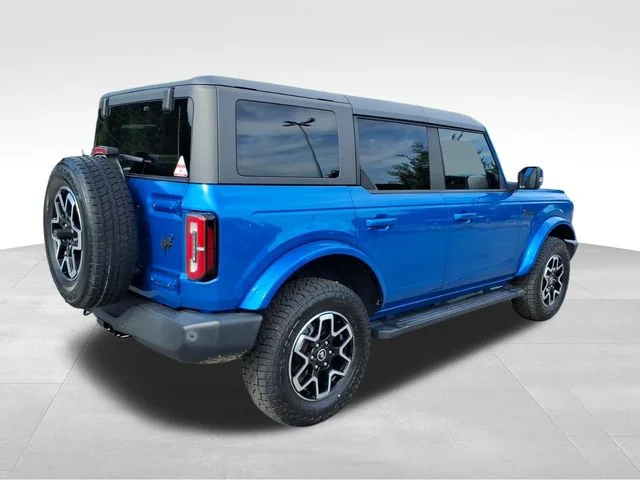 Used 2022 Blue Ford Outer Banks image 10