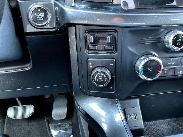 Used 2022 Agate Black Metallic Ford XLT image 57