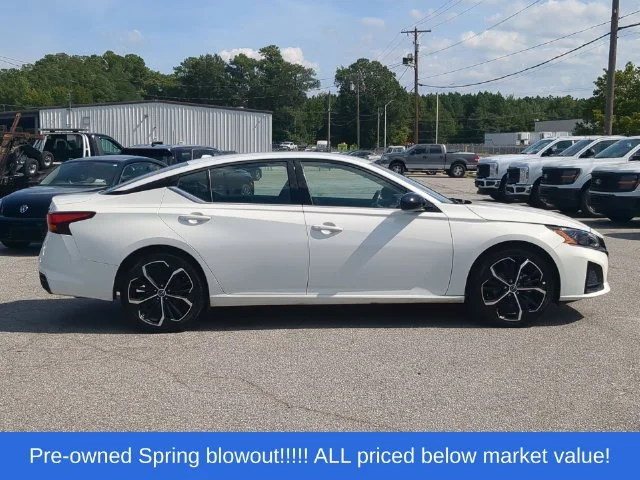Used 2024 White Nissan 2.5 SR image 14