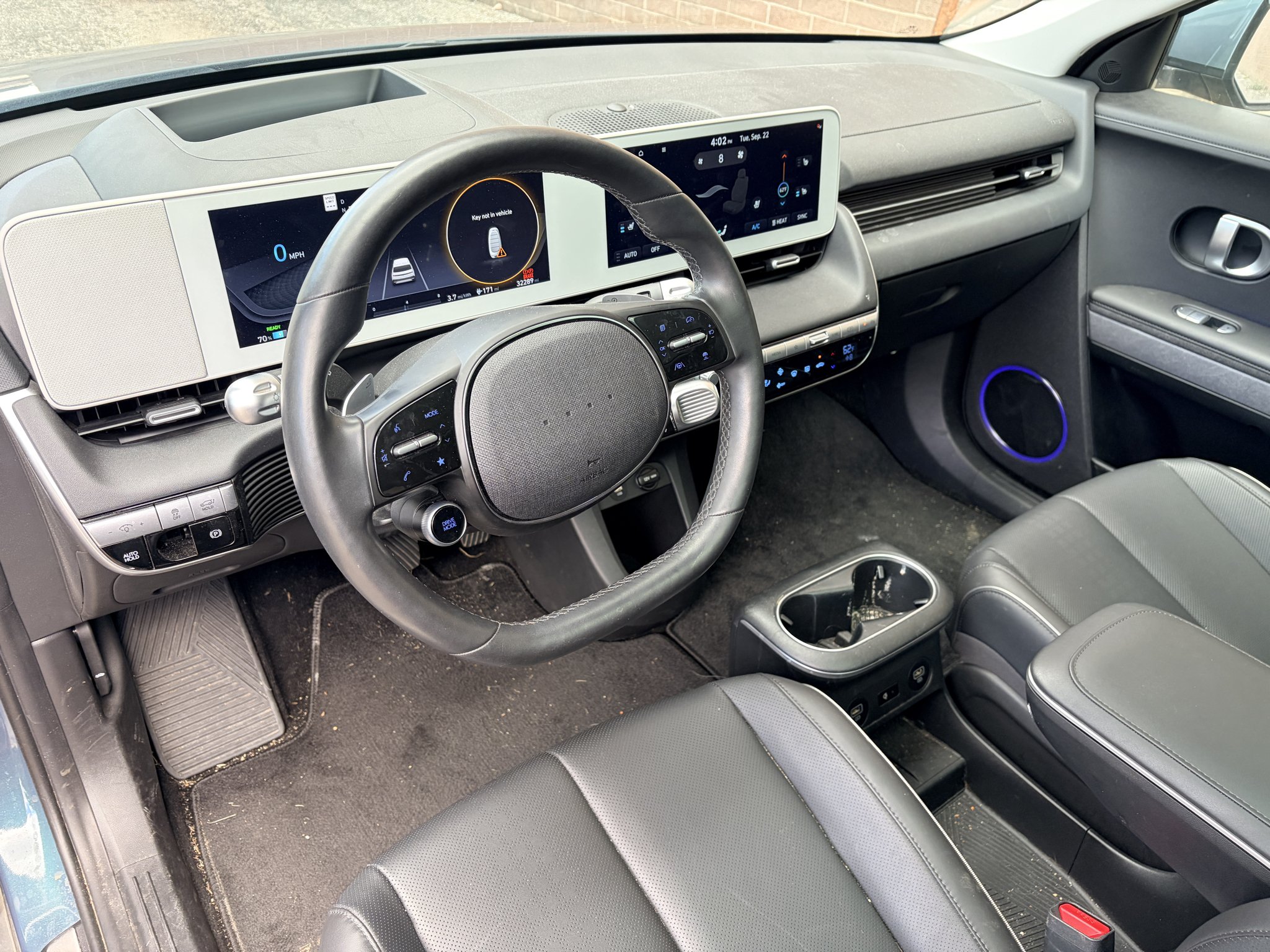 Used 2023 Digital Teal Hyundai Limited image 11