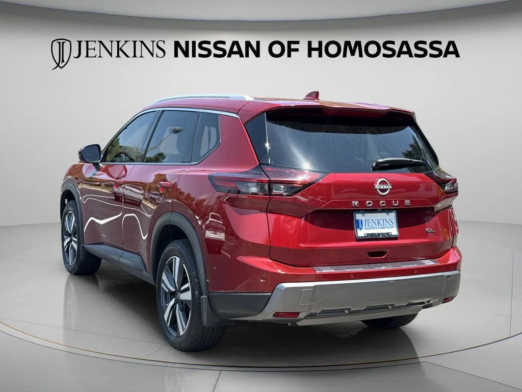Used 2025 Red Nissan SL image 10